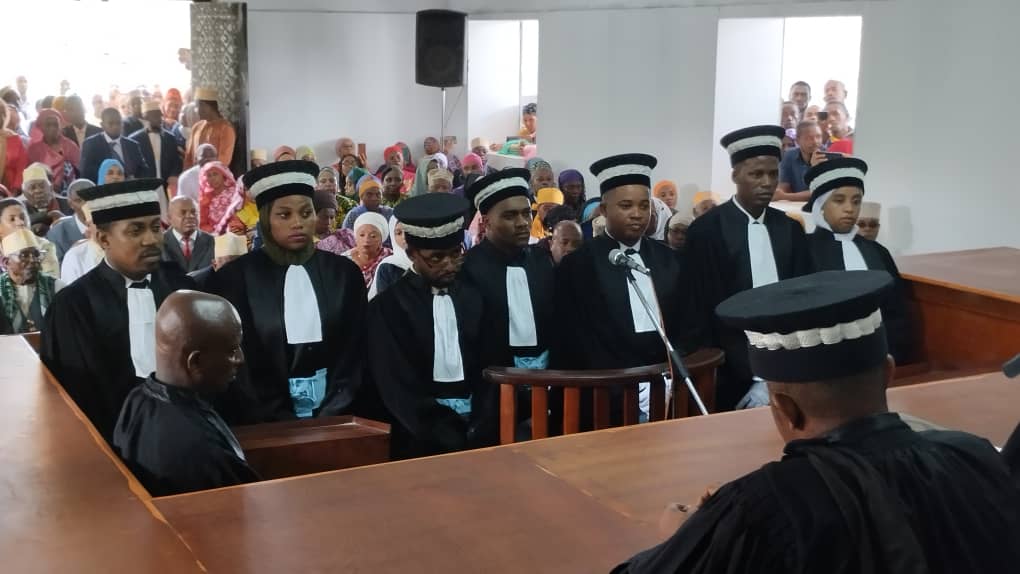 image 7 nouveaux juges ont prêté serment à Mutsamudu